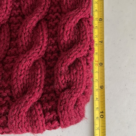 Knitted Handbag With Wooden Handle - Picture 4 of 11